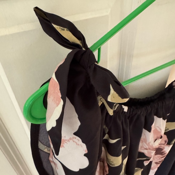 Floral Off-Shoulder Women's Top - Picture 3 of 4